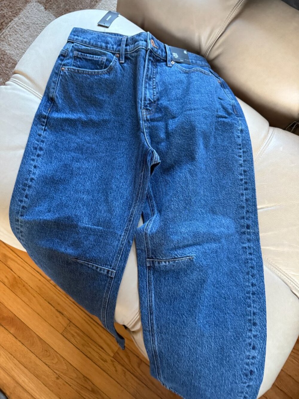 Express Mid Rise Medium Wash Barrel Jeans - Picture 4 of 4